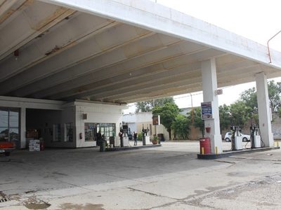 Dos jóvenes robaron en céntrica estación de servicios de Zapala