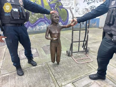 Detienen a presunto ladrón de estatua de bronce de la escultura "Molino para la Paz"