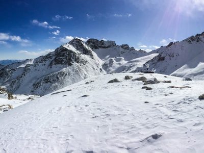 Alucinante experimento científico en China: cubren un glaciar con mantas para evitar que se derrita