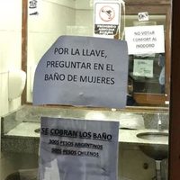Los usuarios del Paso Cardenal Samoré deberán pagar por el uso de los baños