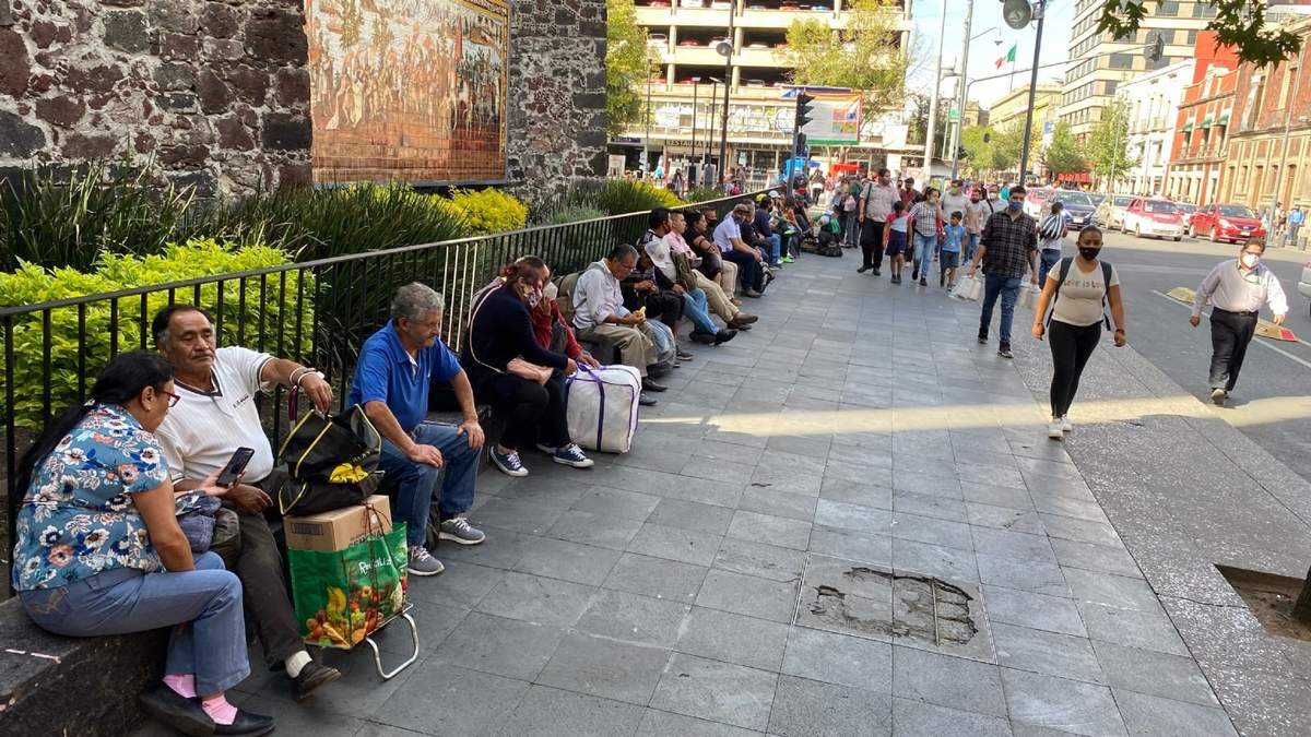 AMLO dijo que la gente es responsable y acata las medidas restrictivas sin necesidad de autoritarismo. Foto: Benjamín Flores