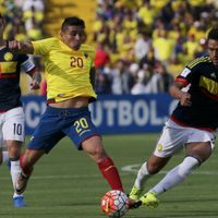 Muere en ataque futbolista Mario Pineida del club Barcelona de Ecuador