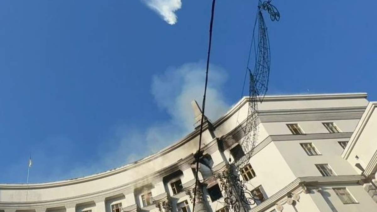Edificios residenciales, oficinas gubernamentales e infraestructura civil fueron atacados