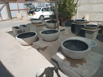 Si tenés macetas de cemento manchadas en tu jardín, probá este truco de la abuela para dejarlas como nuevas