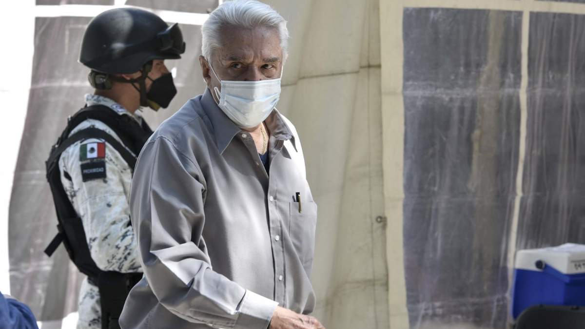 Enrique Guzmán, cuando acudió a vacunarse contra covid-19 el pasado 15 de febrero