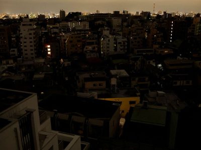 Un terremoto de magnitud 7.3 activa la alerta de tsunami en Japón (Videos)