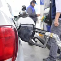 Combustibles: estacioneros advierten que el barril criollo de petróleo "generará aún más daño"
