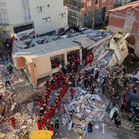 Se derrumba edificio de 7 pisos; hay dos personas muertas