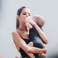 "Amor y covid": Violeta Urtizberea volvió a mostrar la carita de su hija Lila y causó sensación