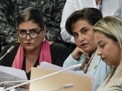 “Soy orgullosamente mexicana”: Ministra responsable de la policía de Ecuador niega traición (Video)