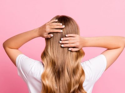 Más rápido y barato que ir a la peluquería: mirá cómo recuperar el brillo de tu cabello usando solo 2 ingredientes