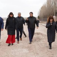 Figueroa recorrió obras en Crouzeilles y destacó que facilitarán el tránsito desde Plottier