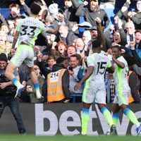 Manchester City vence 3-0 al Chelsea y se acerca al Arsenal en la lucha por el título de la Premier