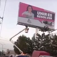 Morena acusa al PRI de poner espectaculares irregulares en predios invadidos por Antorcha Popular