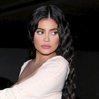 Con esta única pieza, Kylie Jenner desafió los límites y desbordó belleza desde la nieve