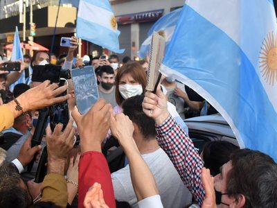 "Que se ocupe el Presidente": picante ida y vuelta entre Bullrich y la Nación por el banderazo