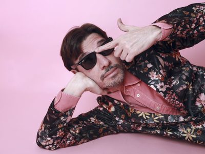 Andrea Echeverri canta con Manuel Onís a los pangolines