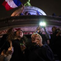 Macron mantiene al primer ministro por "estabilidad" tras el resultado caótico de las elecciones