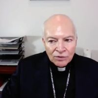 El arzobispo primado de México pide desenmascarar las "teorías sin sustento" sobre la vacuna