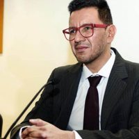 UNAM inicia el proceso para remover al director que dijo que el feminicidio es un acto de amor
