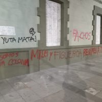 Aseguran que la protesta de las comunidades mapuches vandalizó el patrimonio histórico de los neuquinos