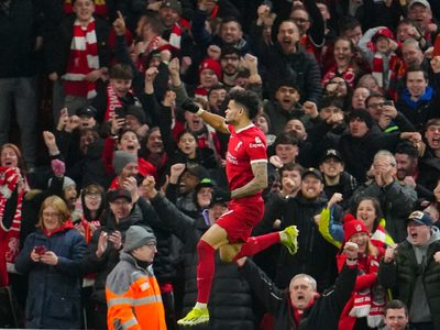 Liverpool remonta en el segundo tiempo para vencer 4-1 a Luton y tomar cuatro puntos de ventaja