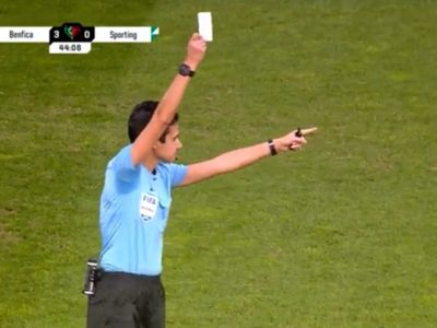 ¡Histórico! Usan la tarjeta blanca por primera vez en el futbol; esto es lo que significa