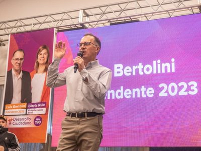 Luis Bertolini presentó su lista de concejales de cara a las elecciones en Plottier