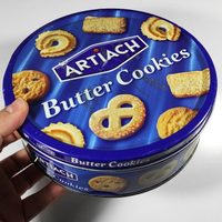 Con solo 2 latas de galletas vacías: creá este fabuloso estante para tu pieza o baño que ni parece reciclado