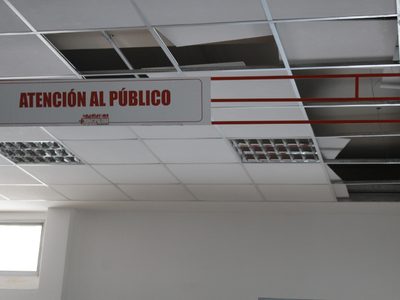 Zapala: sin atención al público en el edificio municipal por filtraciones de agua