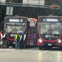Metrobús atropella a una mujer en Vallejo