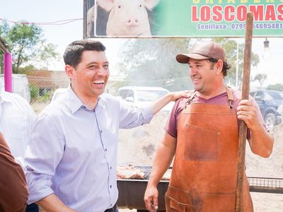 Marcos Koopmann apoyó a los productores en la Fiesta del Productor Porcino y la Fruta Fina