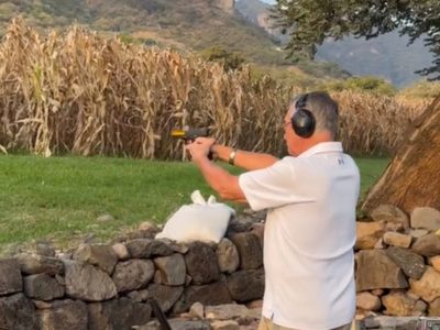 Ricardo Salinas Pliego propone la libre portación de armas y desata polémica