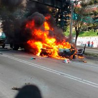 Pipa sin frenos provoca explosión en Xalapa; cuatro muertos
