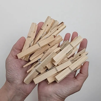 Con broches de madera viejos y 1 tapa de frasco de mermelada: creá este portavelas vintage y tipo Pinterest