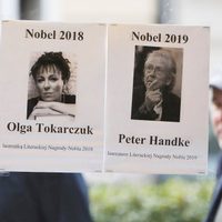 Más de 40 años para entregar dos Nobel de Literatura juntos