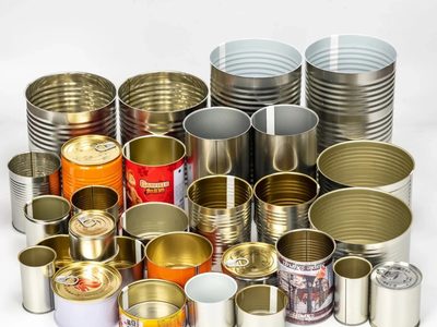 Nunca más tires las latas pequeñas vacías, creá esta genial idea para poner en tu escritorio o mesa de luz