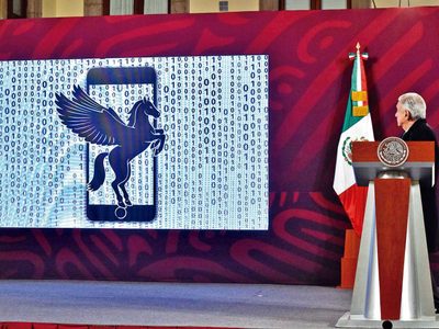 AMLO, entre la negación y la defensa del Ejército