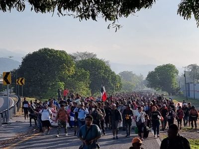 Caravana migrante continúa su marcha rumbo a EU