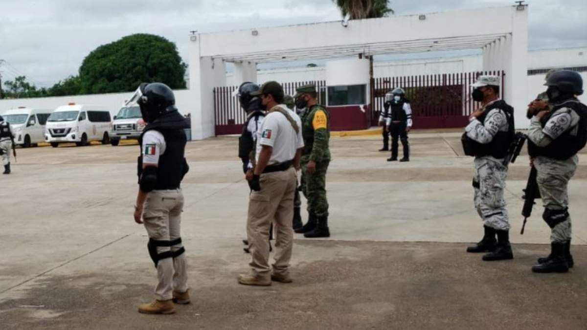 Elementos del INM y la Guardia Nacional