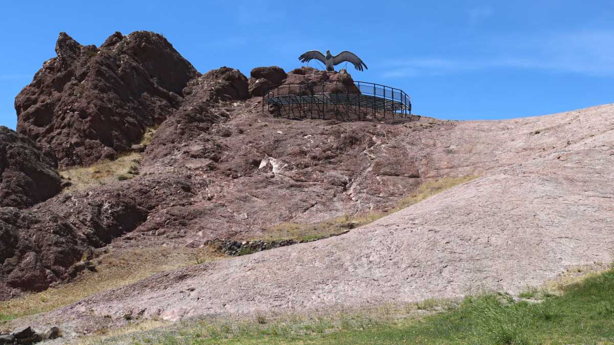 Piedra del Águila. Fuente: (X)