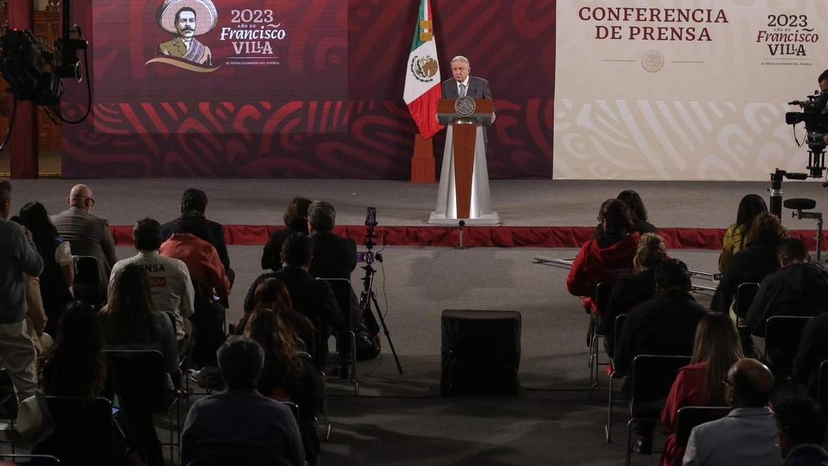 El presidente durante la conferencia matutina