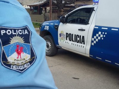 Insólito: escapó de la policía, pero lo encontraron porque abandono su mochila con su DNI