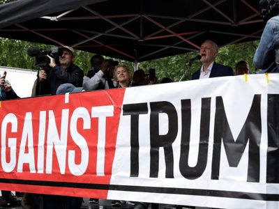 Trump finaliza visita a Londres en medio de protestas
