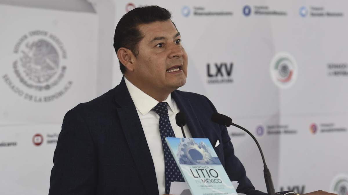 Alejandro Armenta en conferencia de prensa