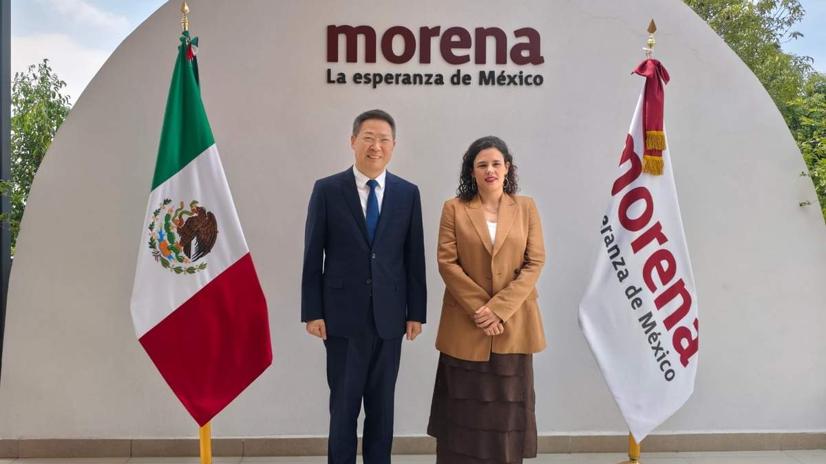 El embajador Chen Daojiang y la dirigente nacional de Morena