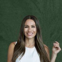 Pampita es puro glamour con este saco que todas queremos: el detalle que impacta y marca tendencia