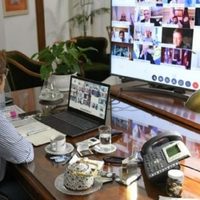 Teleconferencia de Carreras junto a los intendentes de Cipolletti y Bariloche