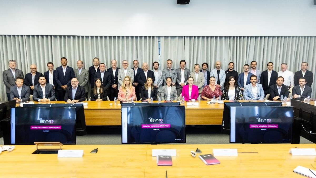 Primera asamblea de socios de la Liga Femenil