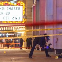 Muere al menos un adolescente y más de 10 de personas resultan heridas en dos tiroteos en Chicago